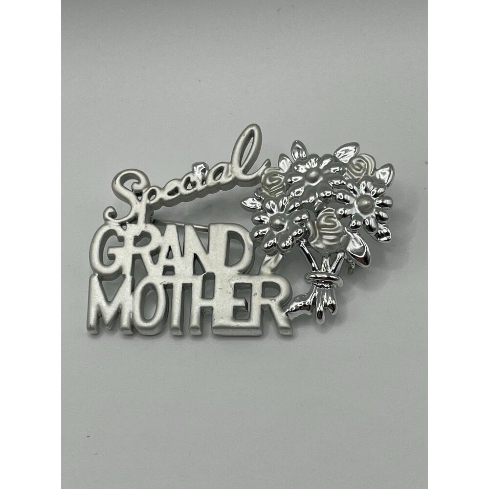DANECRAFT SPECIAL GRANDMOTHER BROOCH Pin Silver Tone Bouquet Flowers Vintage NOS